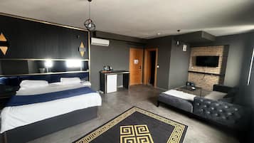 1 bedroom, desk, soundproofing, free WiFi