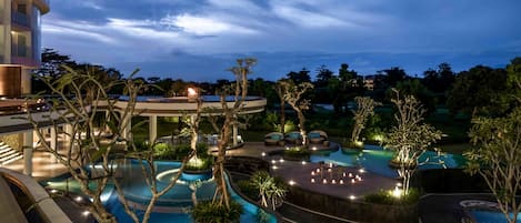 Outdoor pool, open 7:00 AM to 7:00 PM, pool loungers