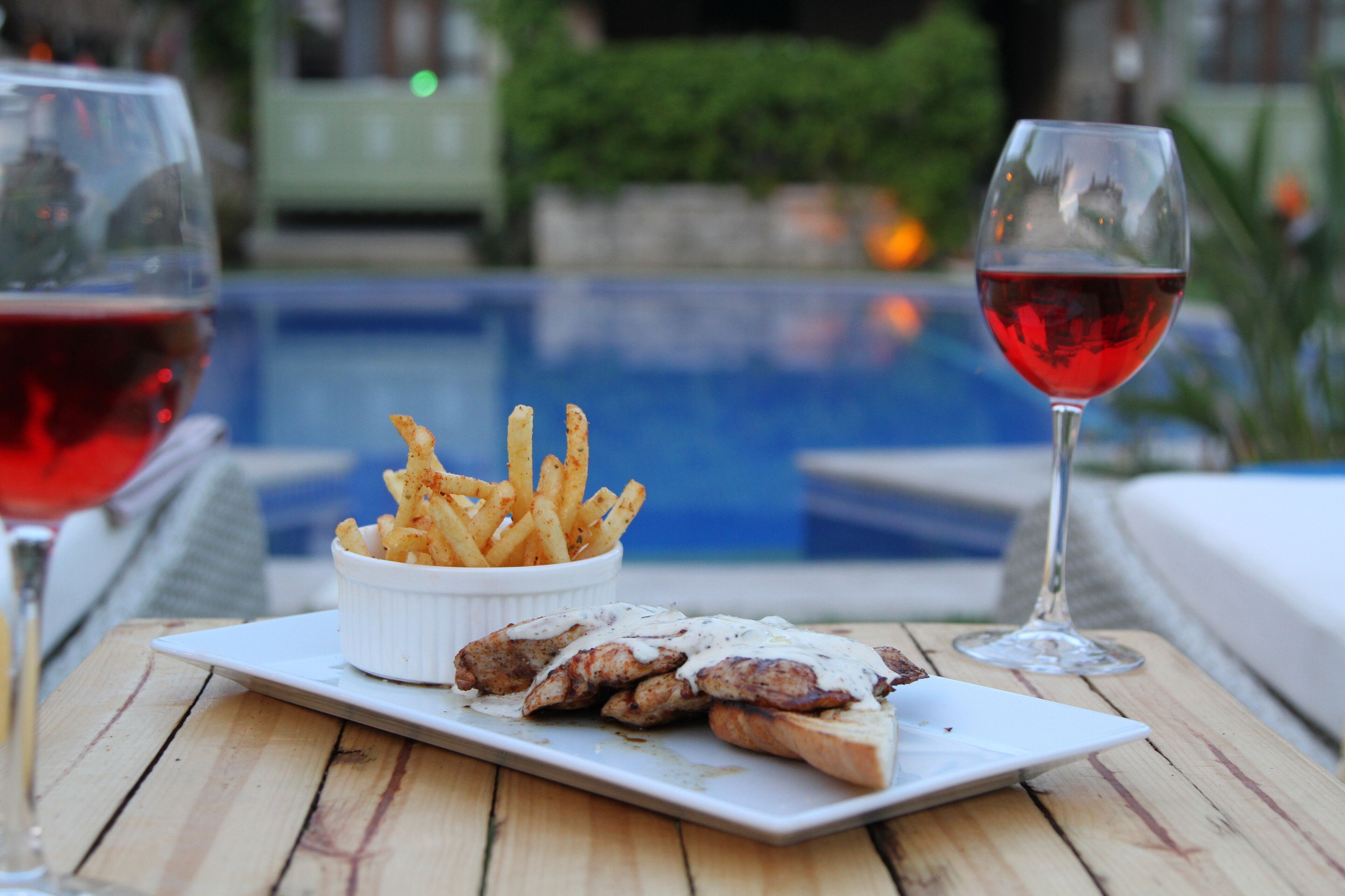 breakfast, lunch, dinner served; barbecue