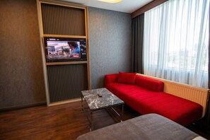 Deluxe-Zweibettzimmer | Hochwertige Bettwaren, Minibar, Zimmersafe, Verdunkelungsvorhänge