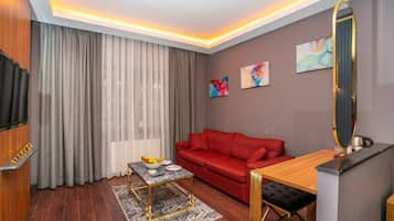 Deluxe Room, 1 Bedroom | Premium bedding, minibar, soundproofing, free WiFi