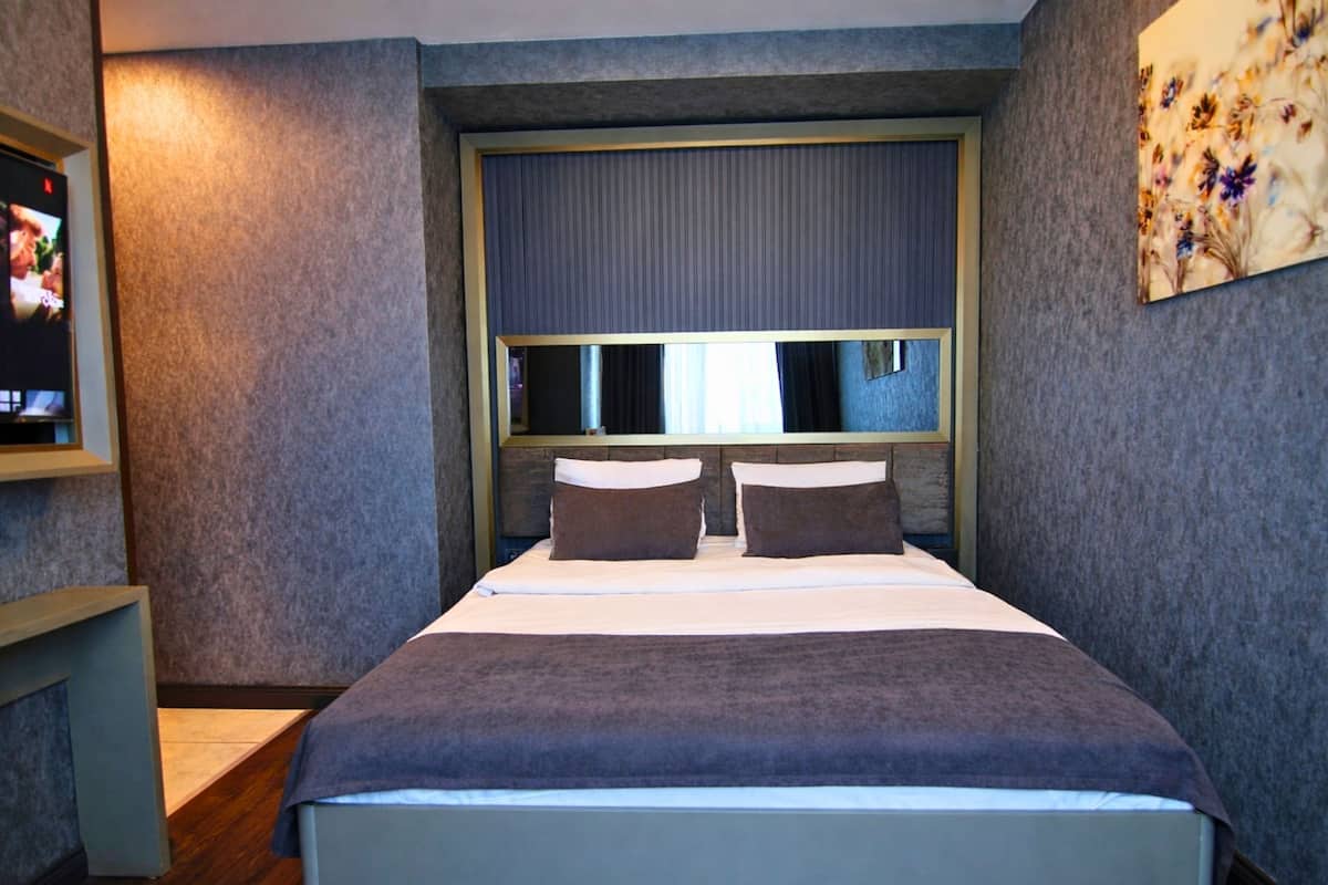Standard Room, 1 Double Bed | Room amenity