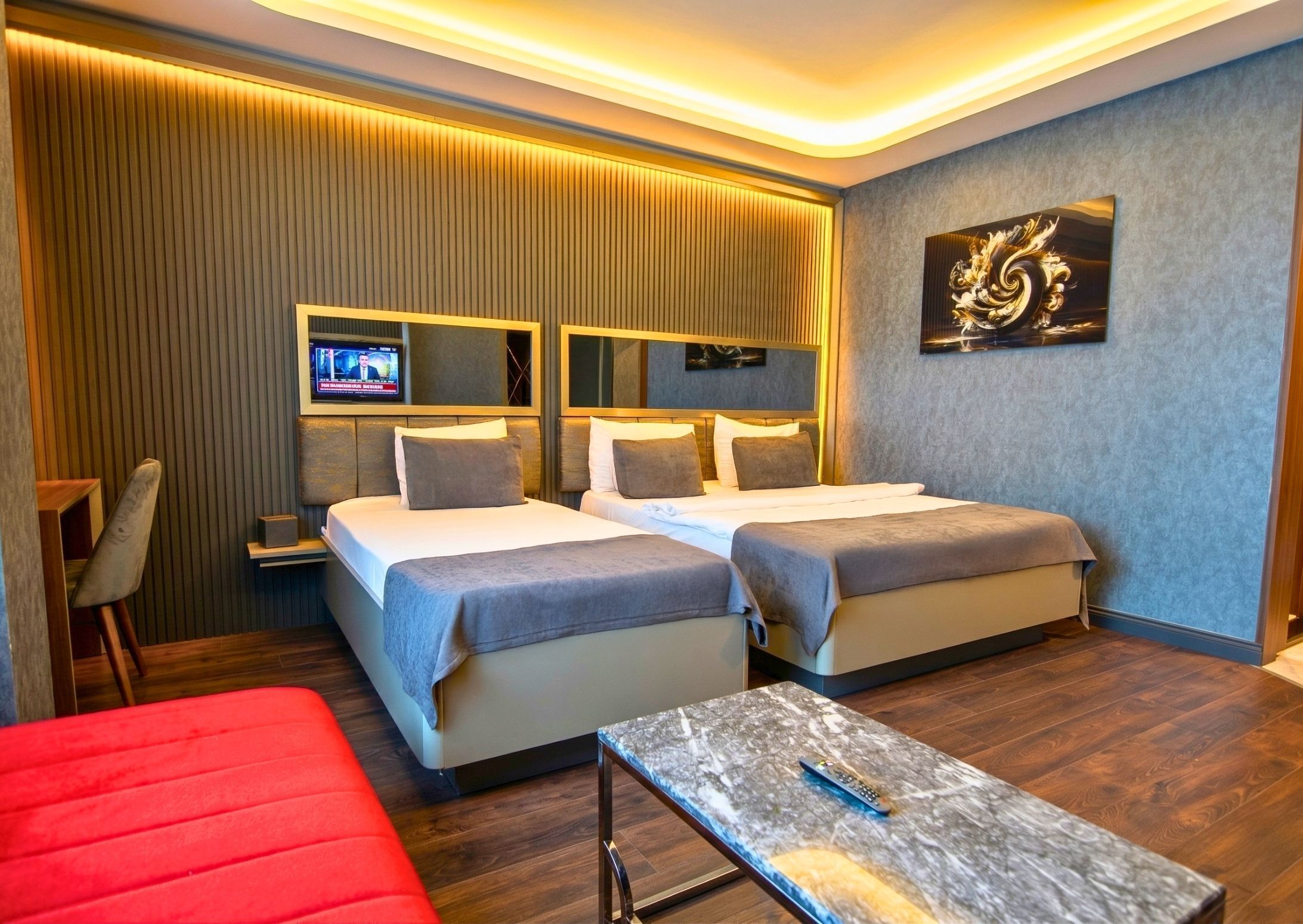 Deluxe Twin Room | Premium bedding, minibar, in-room safe, blackout drapes