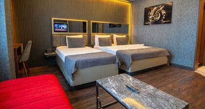 216 Eagle Palace Suite