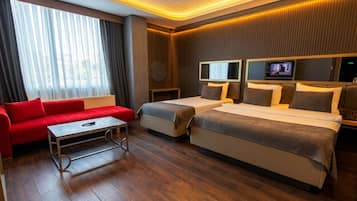 Deluxe Twin Room | Premium bedding, minibar, in-room safe, blackout drapes