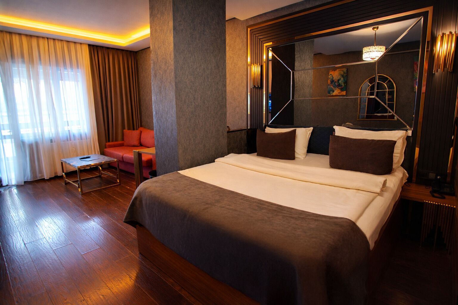 Deluxe Room, 1 Bedroom | Premium bedding, minibar, in-room safe, blackout curtains