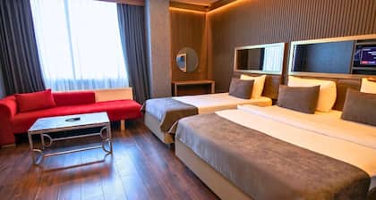 216 Eagle Palace Suite