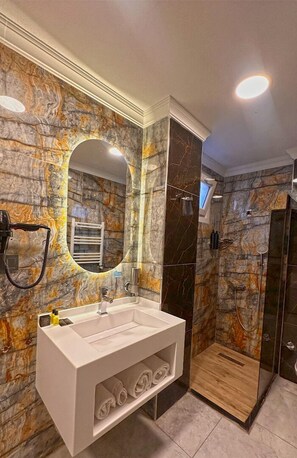 샤워기/욕조 결합, 분사식 욕조, 수중안마 샤워기, 무료 세면용품