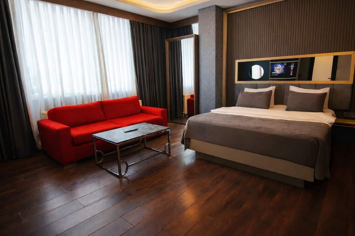 Elite Room, 1 Bedroom | Premium bedding, minibar, in-room safe, blackout drapes