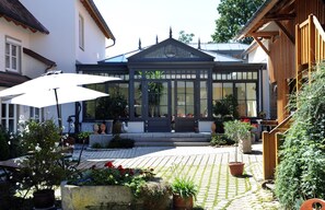 Courtyard - Landgasthof Zum Schwarzen Adler (Markt Nordheim)