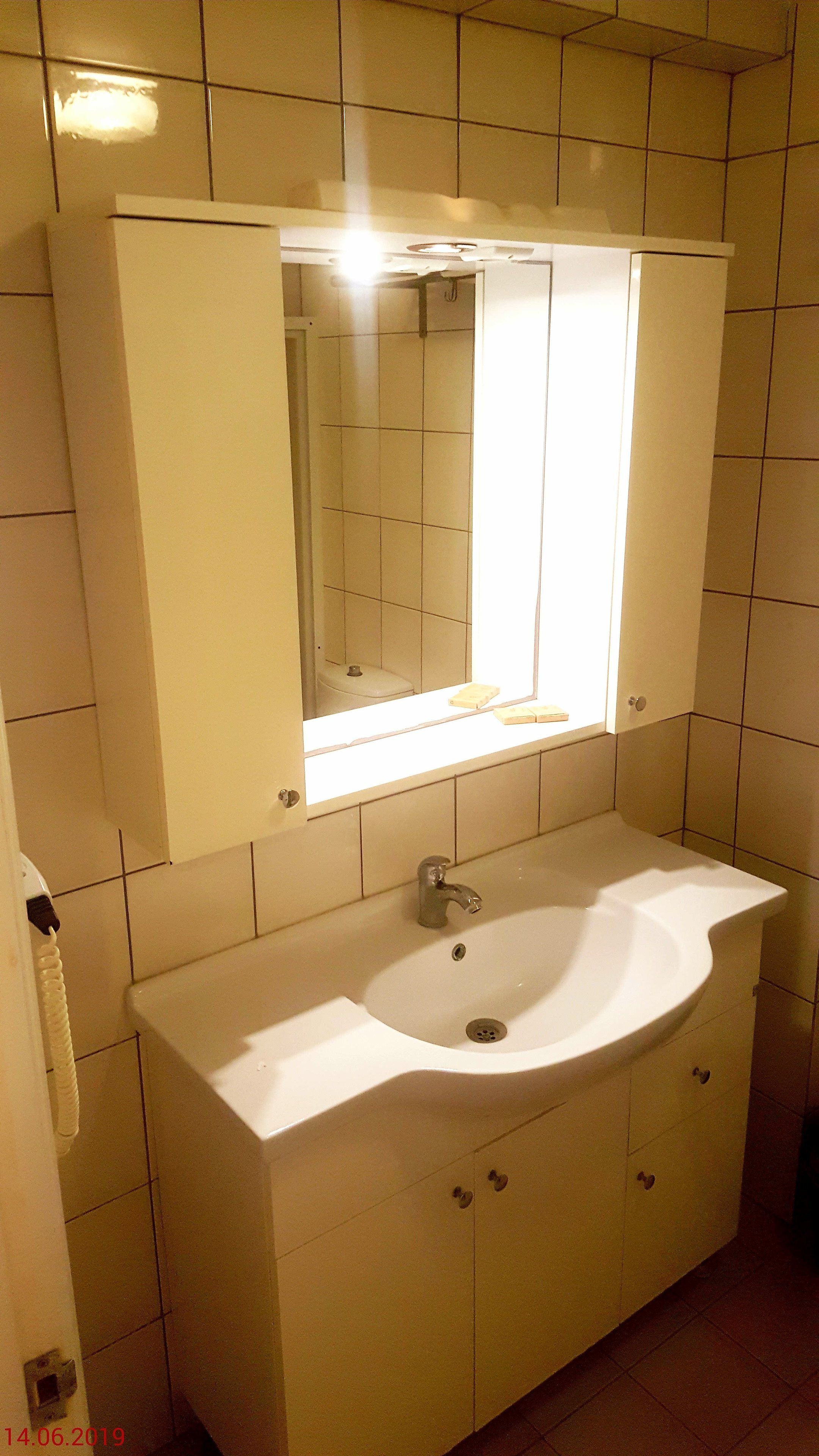standard double or twin room | bathroom sink