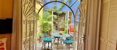 Suite, Private Bathroom (Casa Contenta Girosal Suite) | Terrace/patio