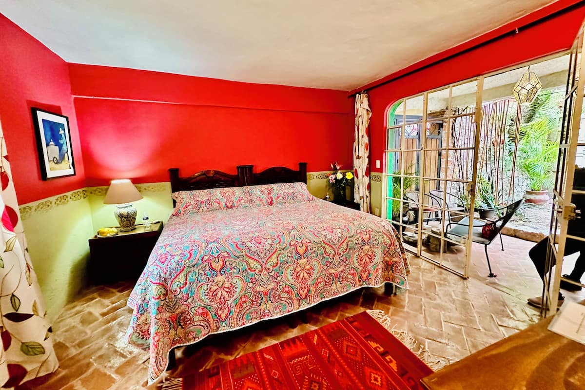 Room, Private Bathroom (Casa Contenta La Rosa Room) | 1 bedroom, iron/ironing board, free WiFi, bed sheets