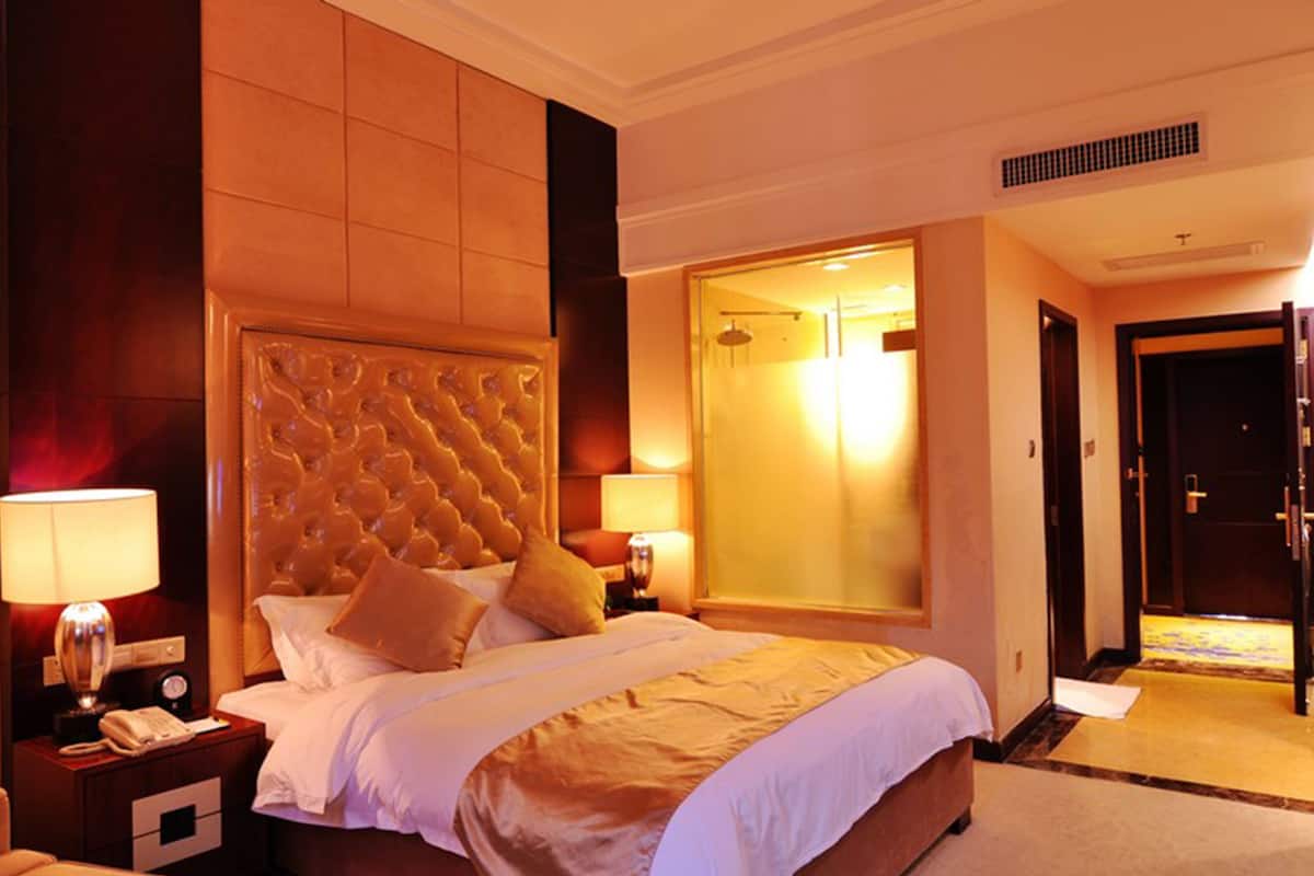 Deluxe King Room