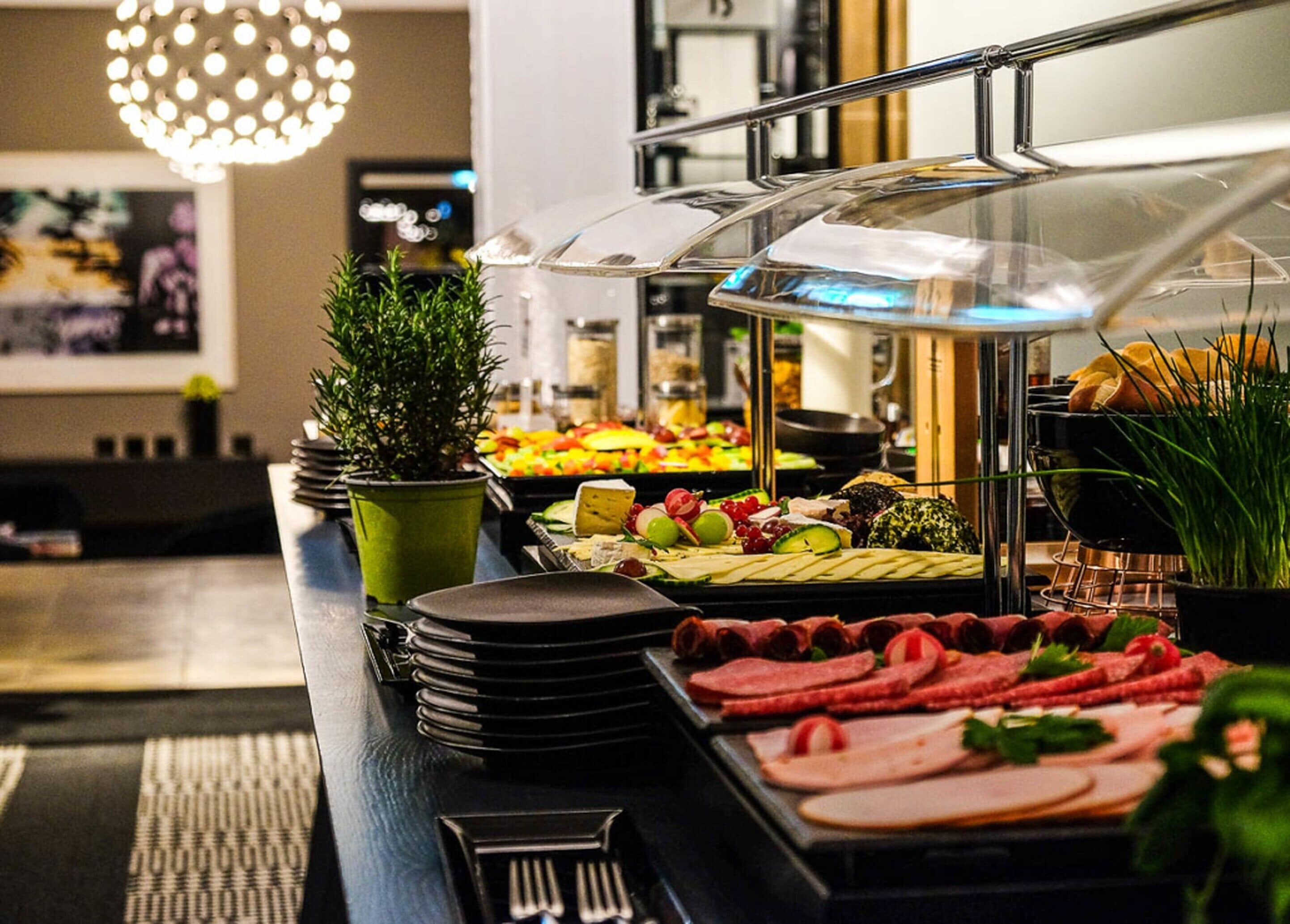 Desayuno buffet diario (EUR 18 por persona)