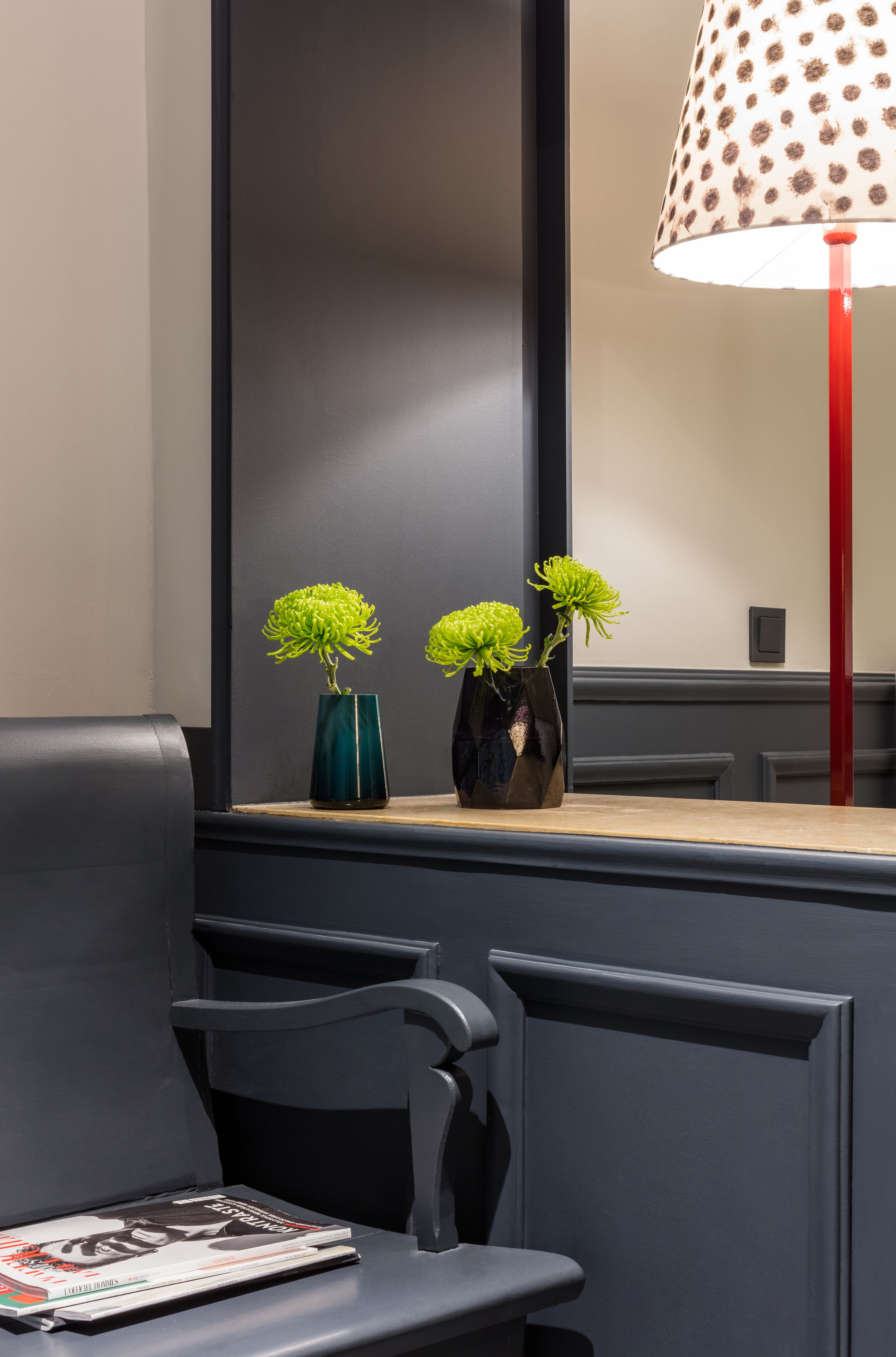 junior suite | living area | flat-screen tv