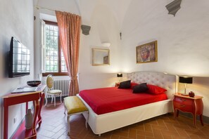 Quarto casal superior | Frigobar, escrivaninha, quartos à prova de som, Wi-Fi de cortesia