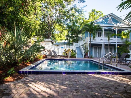 The Hollinsed House - Image 1