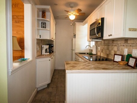 The Hollinsed House - Image 3