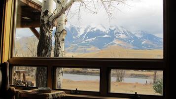 Deluxe House, 2 Bedrooms, River View | Living room