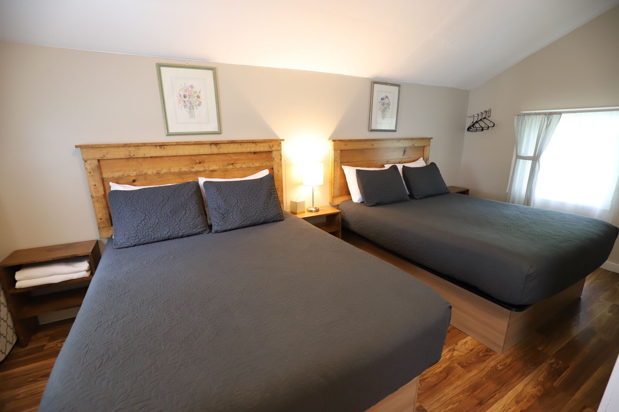 cabin, 2 queen beds | blackout curtains, iron/ironing board, free wifi, bed sheets