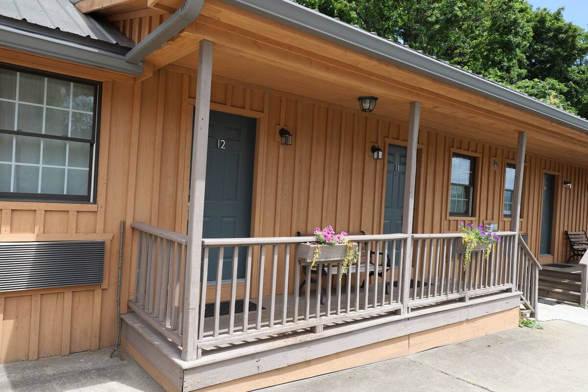 Cabin, 2 Queen Beds | Terrace/patio