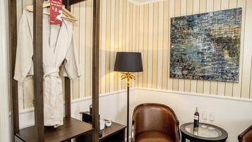 Standard-Doppelzimmer | Allergikerbettwaren, Pillowtop-Betten, individuell dekoriert