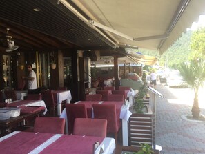Breakfast, lunch, dinner served; international cuisine  - Diva Hotel (Marmaris)
