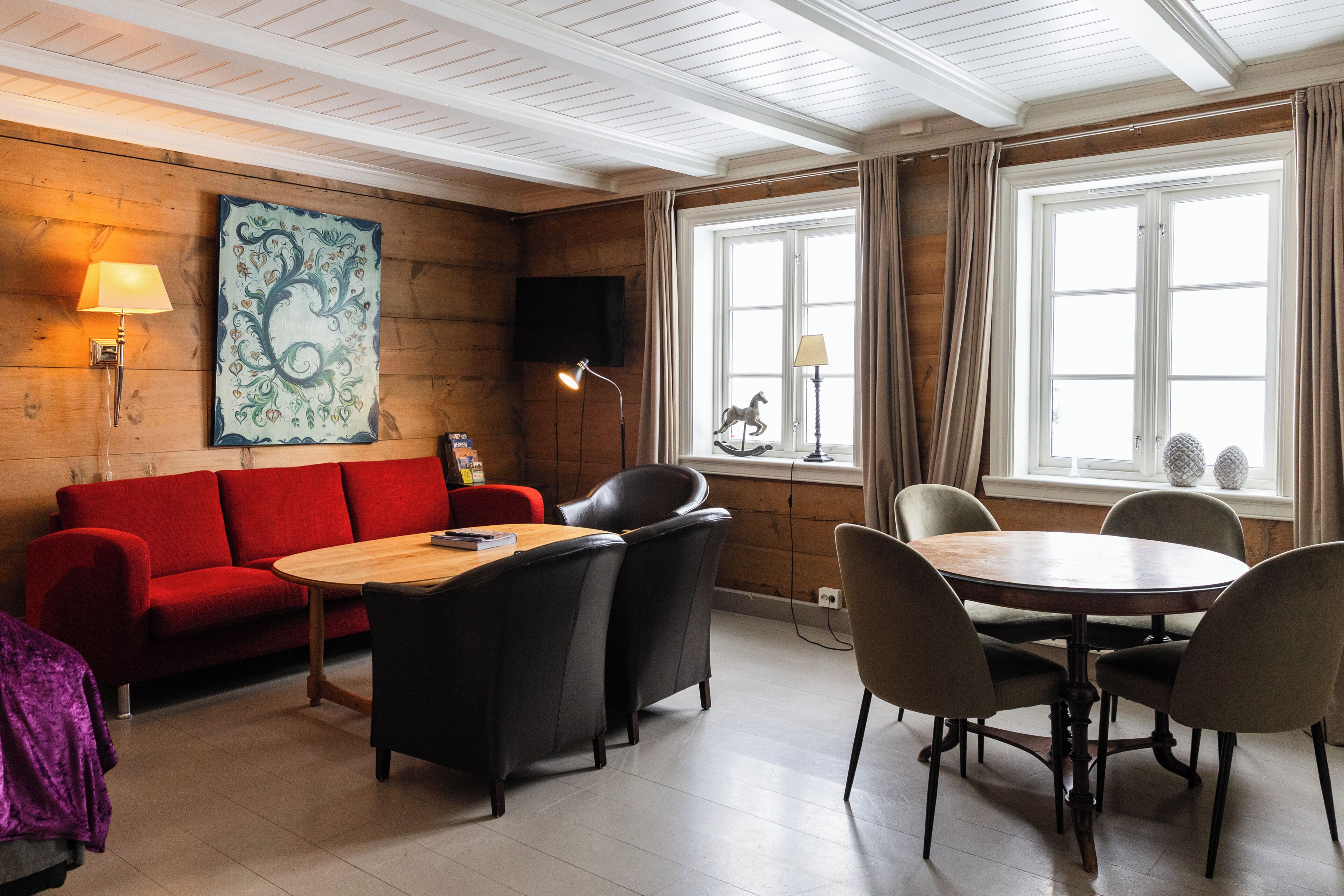 Suite Junior | Décoration personnalisée, ameublement personnalisé, bureau