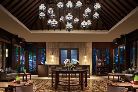 Lobby lounge. éL Hotel Royale Banyuwangi