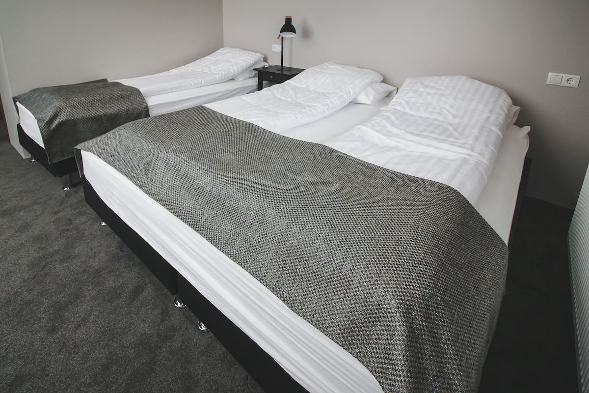 Driepersoonskamer | 2 slaapkamers, verduisterende gordijnen, geluiddichte muren