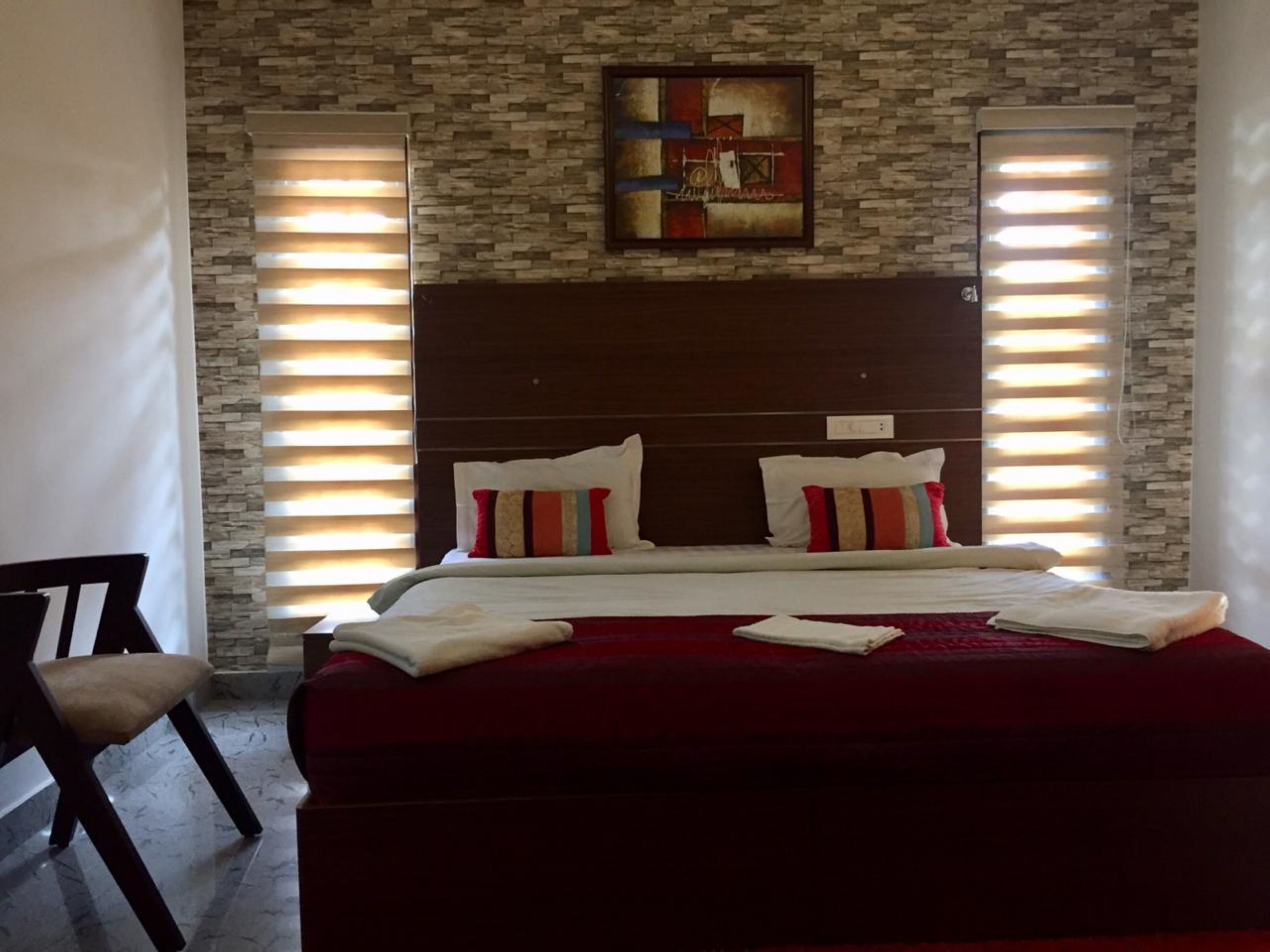 Habitación doble Deluxe, 1 cama King size, para no fumadores | Ropa de cama de alta calidad y caja de seguridad en la habitación 