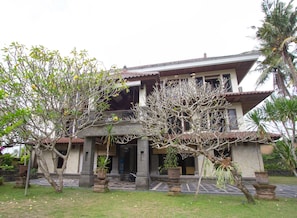 Mặt tiền nơi lưu trú