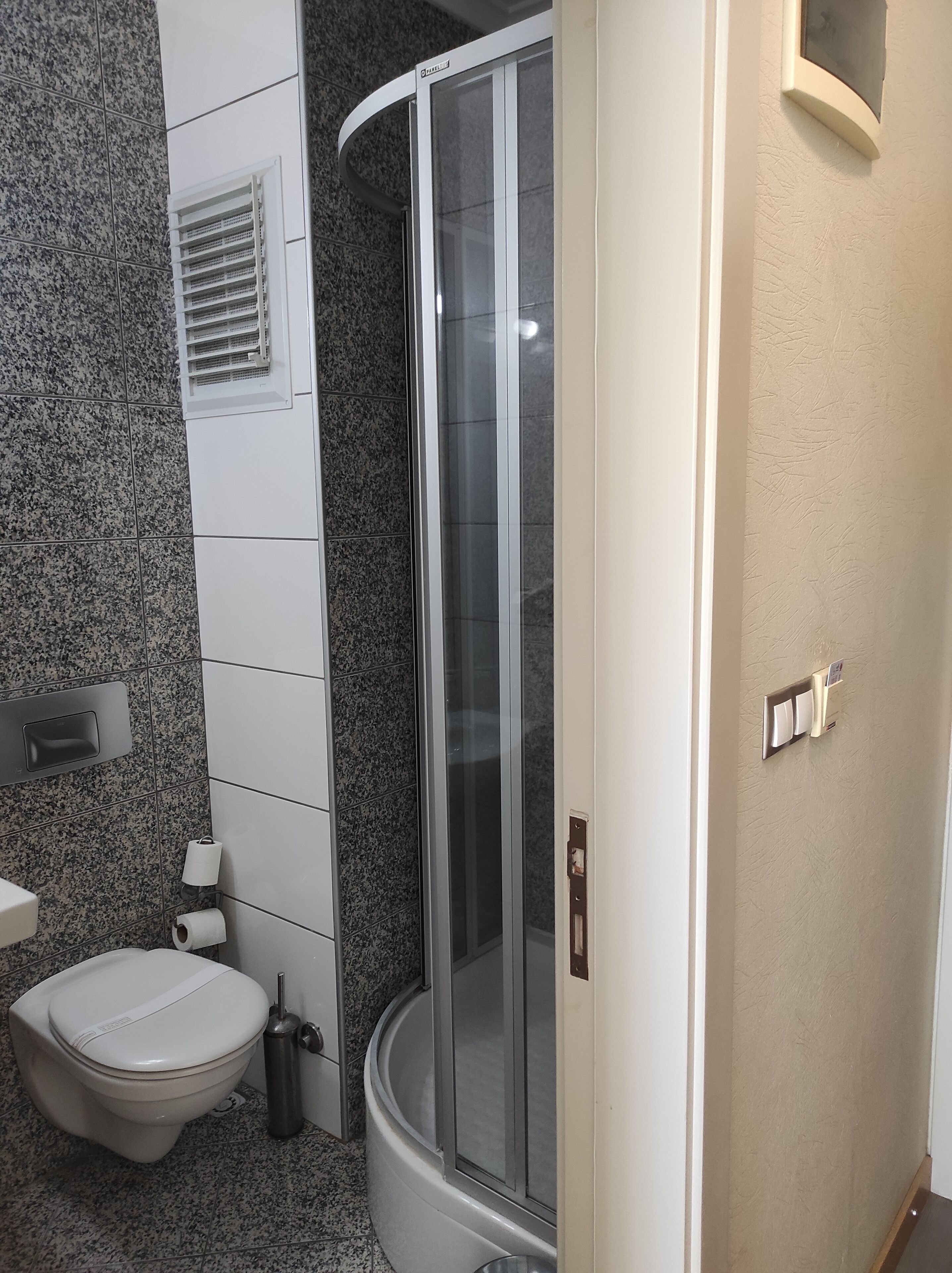 standard single room, 1 single bed, balcony | bathroom | shower, free toiletries, hair dryer, slippers