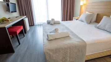 Standard Double Room | Free WiFi, bed sheets