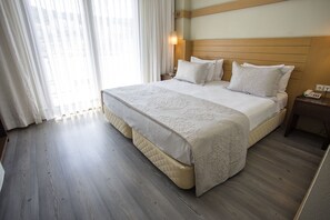 Free WiFi, bed sheets - Cilek Marina Hotel (Cesme)