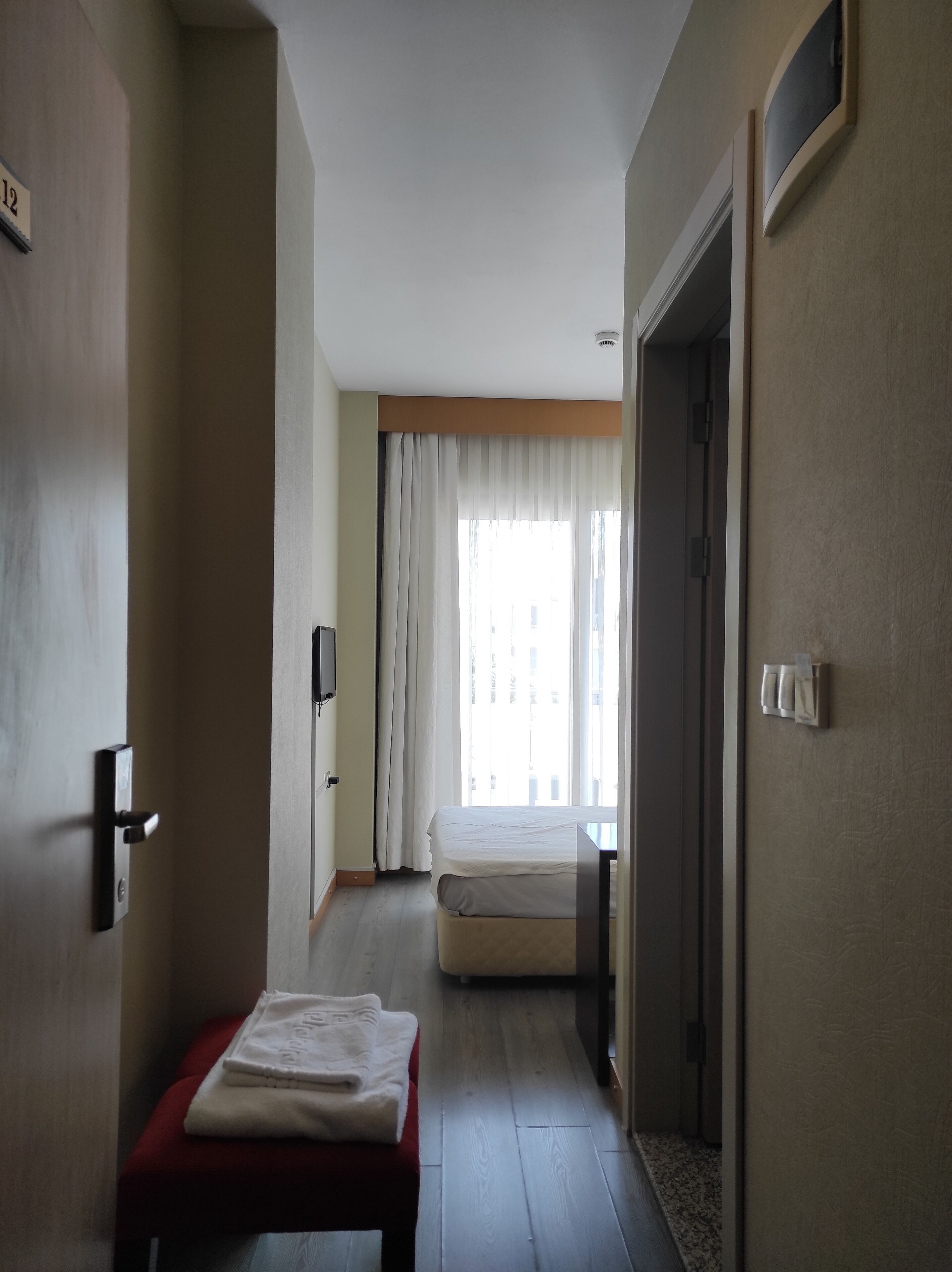 standard single room, 1 single bed, balcony | free wifi, bed sheets