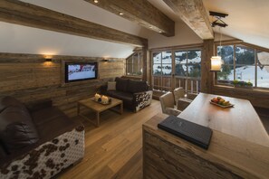 公寓, 3 间卧室, 厨房, 山景 | 起居区 | 平板电视