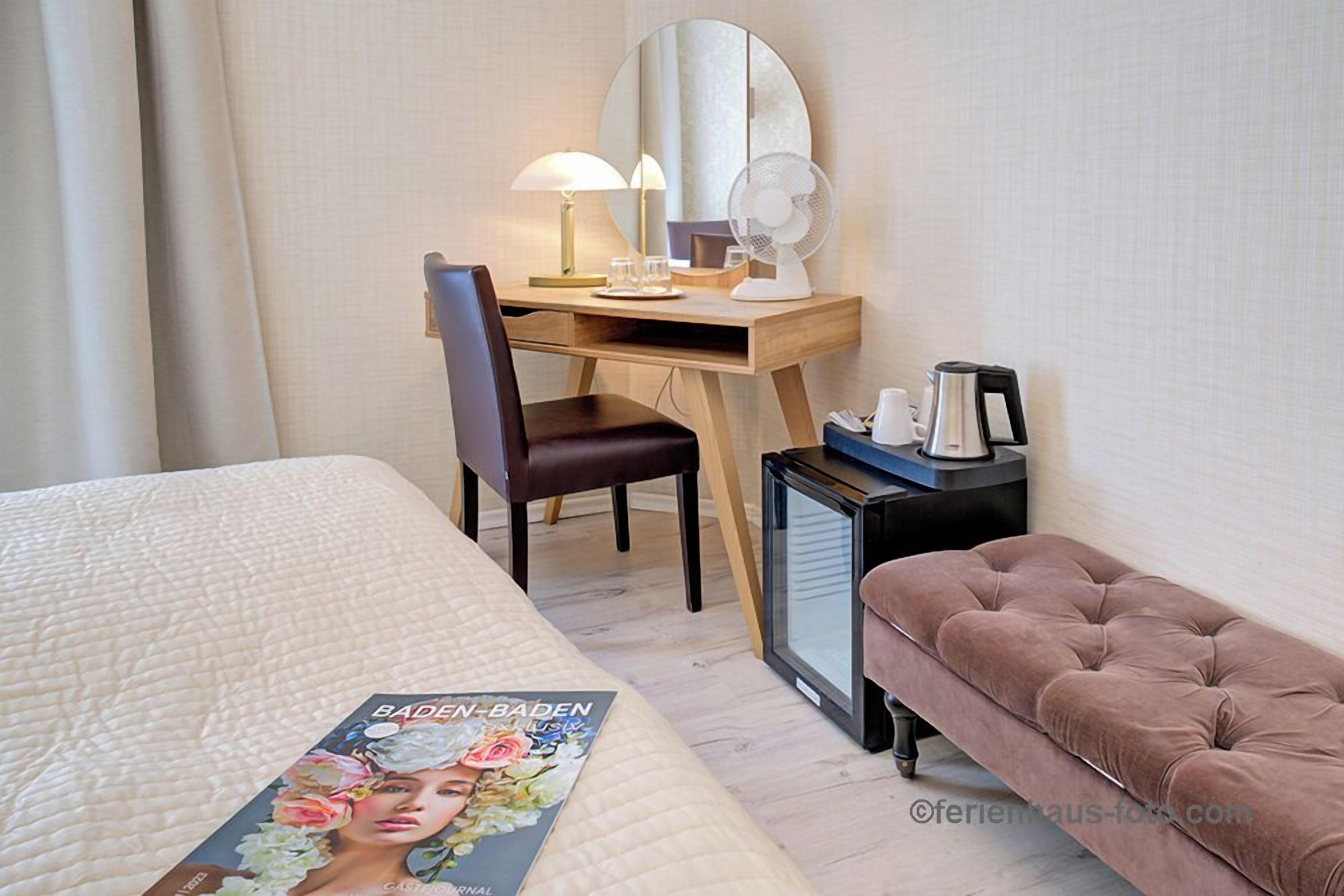Basic Double Room (Stahlbadstrasse 2) | In-room safe, desk, soundproofing, cribs (free)