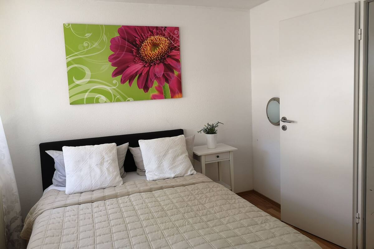 Leilighet (Adlerstrasse 1) | Safe på rommet, skrivebord, lydisolert og barnesenger (inkludert)