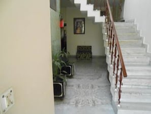 Lobby - ZUZU Hemkunt (New Delhi)