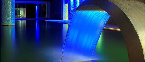 Hồ bơi trong nhà, hồ bơi ngoài trời