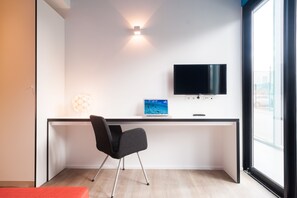 Økonomi-dobbeltrom, 1 dobbeltseng, ikke-røyk, tekjøkken | Oppholdsområde | Flatskjerm-TV