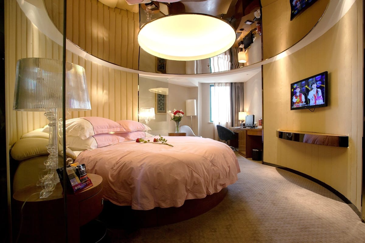 Deluxe Double Room (Round Bed) | Minibar, in-room safe, desk, blackout curtains