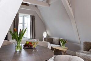 Superior Apartment, 1 Queen Bed, Canal View | Premium bedding, minibar, iron/ironing board, free WiFi - Canal Suites Amsterdam (Amsterdam)