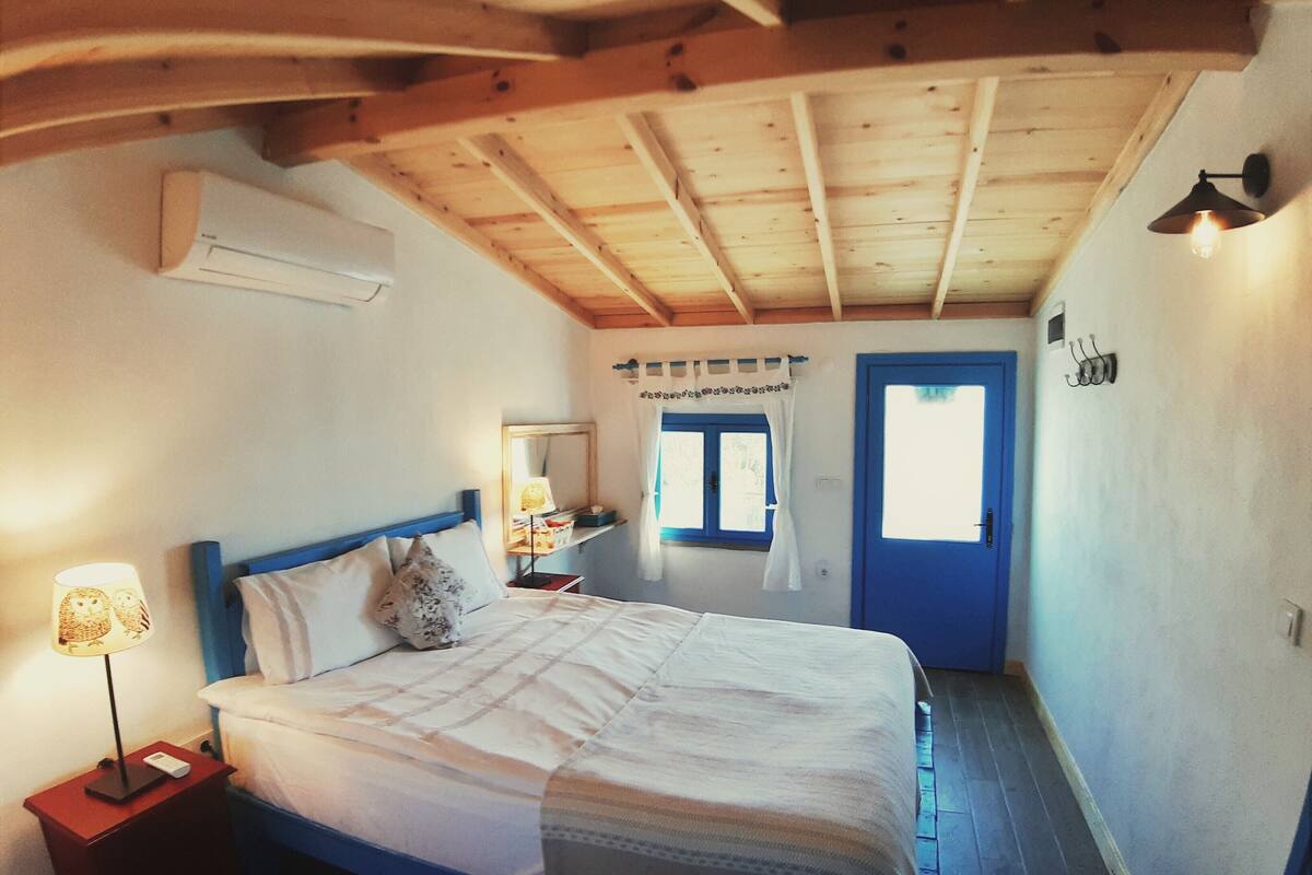 Tweepersoonskamer, terras | Luxe beddengoed, gratis wifi, beddengoed