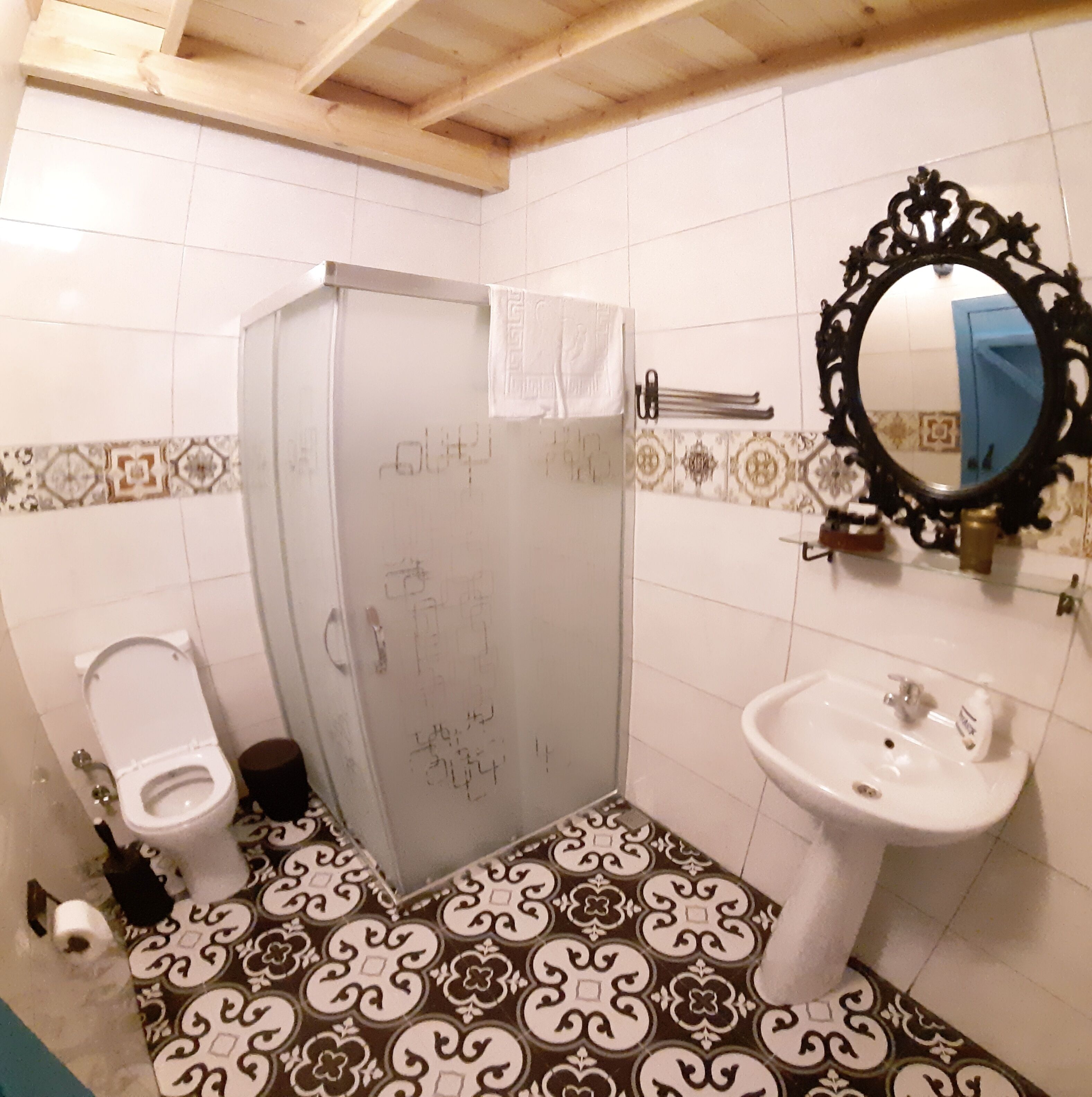 suite, terrace, valley view (large) | bathroom | shower, free toiletries, hair dryer, slippers