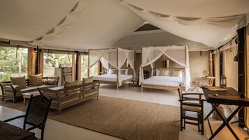 2-Bed 1-Room Deluxe Suite Tent | Minibar, in-room safe, desk, laptop workspace