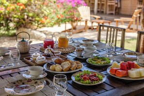 Frühstück, Mittagessen und Abendessen