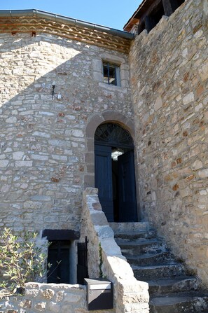Fachada de la propiedad